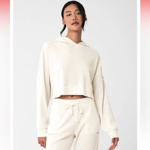 Alo - Muse Hoodie in ivory